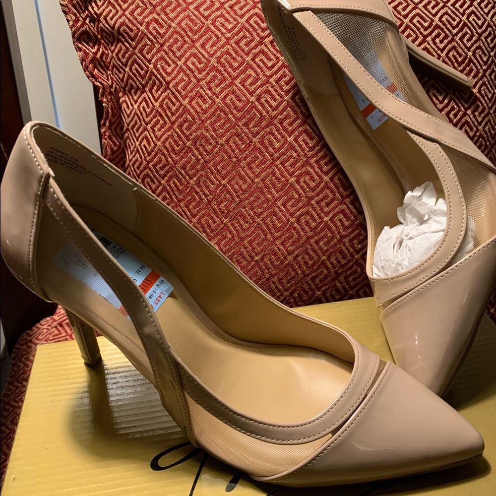 Nude sheer park pumps Size 9
